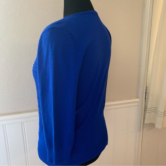 Cable & Gauge sweater beautiful blue color, front button - Picture 2 of 8